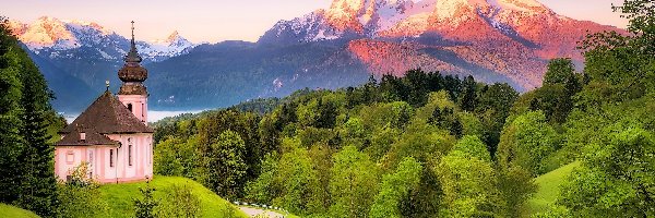 Berchtesgaden, Sanktuarium Maria Gern, Niemcy, Drzewa, Alpy Salzburskie, Lasy, Droga, Kościół, Góry, Bawaria