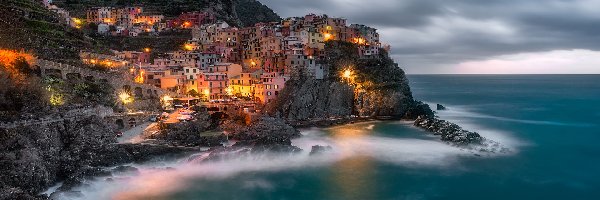 Skały, Manarola, Oświetlone, Gmina Riomaggiore, Włochy, Morze Liguryjskie, Domy