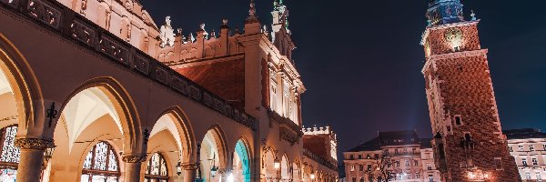 Sukiennice, Kraków, Polska, Oświetlone, Zabytki, Wieża Ratuszowa