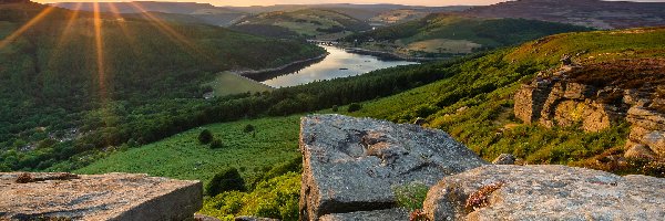 Dolina, Bamford Edge, Anglia, Park Narodowy Peak District, Promienie słońca, Jezioro, Ladybower Reservoir, Skały