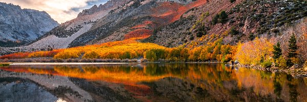Jezioro, Kalifornia, Jesień, Chmury, Góry, Drzewa, Wschód słońca, Stany Zjednoczone, Eastern Sierra, North Lake