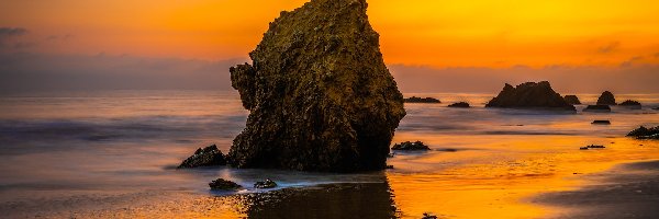 Stany Zjednoczone, Zachód słońca, Plaża El Matador, Skały, Morze, Kalifornia, Malibu