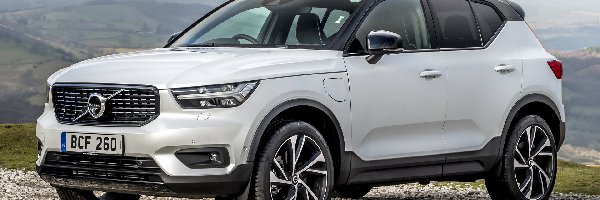 Volvo XC40 Twin Engine, Białe