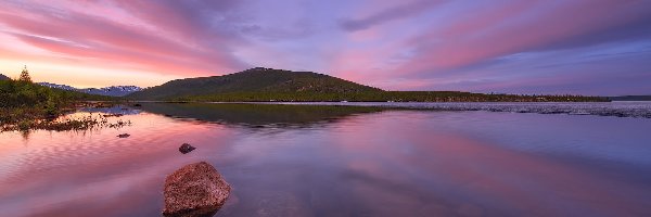 Góra Góry, Kamienie, Jezioro