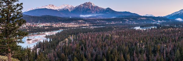 Kanada, Rzeka, Park Narodowy Jasper, Drzewa, Góry Skaliste, Alberta, Domy