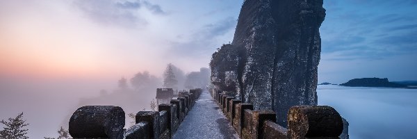 Niemcy, Skały, Formacja Bastei, Most, Poranek, Park Narodowy Saskiej Szwajcarii, Mgła