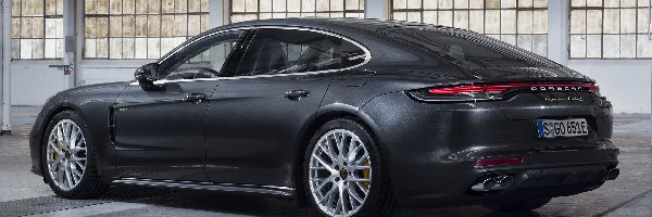 Porsche Panamera Turbo S E-Hybrid