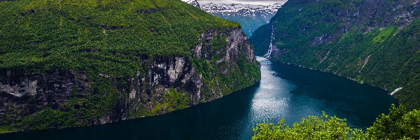 Norwegia, Góry, Fiord Geirangerfjorden, Chmury, Niebo