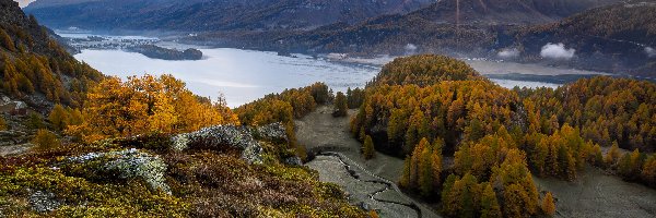 Jesień, Jezioro, Dolina, Promienie słońca, Góry, Drzewa, Lasy