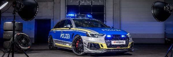 Samochód policyjny, Audi RS4