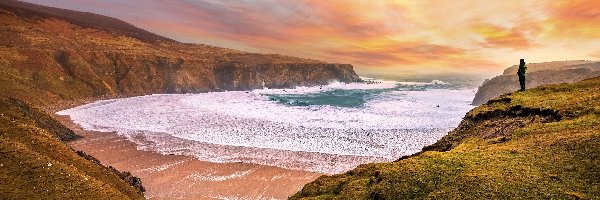 Malin Beg, Wybrzeże, Irlandia, Silver Strand Beach, Człowiek, Zatoka, Plaża, Morze, Słoneczny blask, Hrabstwo Donegal