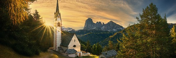 Góry, Południowy Tyrol, Kościół św Jakuba, Dom, Dolomity, Drzewa, Zachód słońca, Włochy