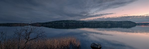 Trawa, Góry, Skały, Trzciny, Jezioro, Zachód słońca