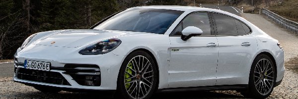 Porsche Panamera Turbo S E-Hybrid, Białe