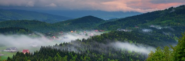 Beskidy, Drzewa, Polska, Góry, Las, Mgła, Domy, Wschód słońca, Wzgórza, Zawoja