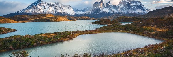 Góry, Park Narodowy Torres del Paine, Cordillera del Paine, Jeziora, Chmury, Chile, Patagonia