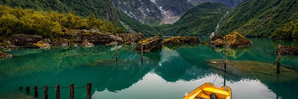 Lodowiec Folgefonna, Góry, Pomost, Jezioro Bondhusvatn, Łódka, Norwegia, Hordaland, Skały, Jęzor Bondhusbreen