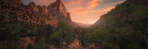 Skały, Utah, Stany Zjednoczone, Rzeka Virgin River, Kamienie, Drzewa, Góra Watchman, Park Narodowy Zion, Rzeka, Zachód słońca