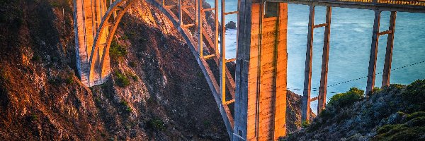 Skały, Region Big Sur, Bixby Creek Bridge, Most, Morze, Stany Zjednoczone, Kalifornia, Wybrzeże, Światła