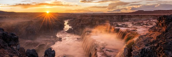 Zachód słońca, Rzeka, Grand Falls, Little Colorado River, Wodospad, Skały, Stany Zjednoczone, Arizona