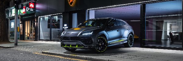 Salon, Lamborghini Urus