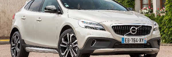 2016, Volvo V40 Cross Country