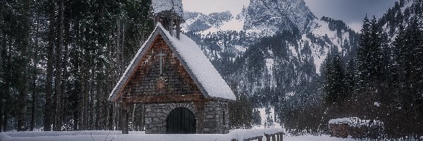 Góry, Bawaria, Kapliczka Wankerfleck, Drzewa, Zima, Góra Geiselstein, Las, Niemcy