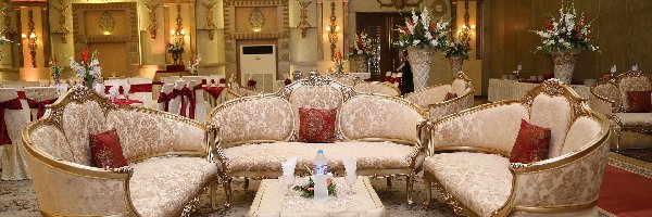Kanapy, Sala bankietowa, Wnętrze