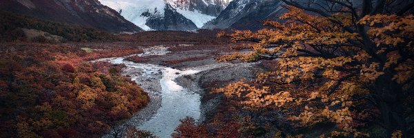 Rzeka, Andy, Argentyna, Jesień, Cerro Torre, Park Narodowy Los Glaciares, Drzewa, Góry, Szczyt, Patagonia