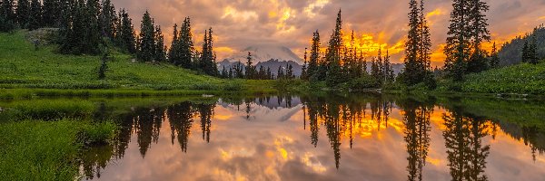 Zachód słońca, Góry, Stany Zjednoczone, Odbicie, Tipsoo Lake, Drzewa, Chmury, Park Narodowy Mount Rainier, Jezioro, Stan Waszyngton