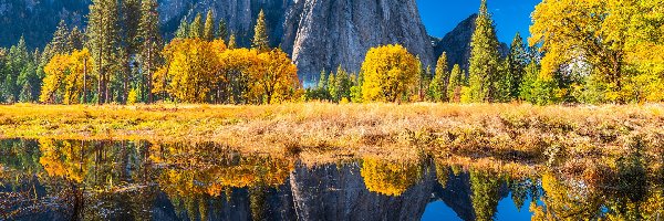 Odbicie, Park Narodowy Yosemite, Obłoki, Sierra Nevada, Stany Zjednoczone, Rzeka, Drzewa, Kalifornia, Merced River, Góry, Jesień