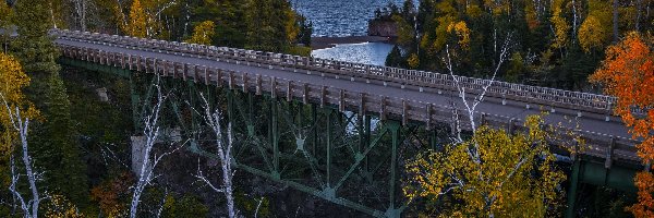 Most, Drzewa, Stany Zjednoczone, Superior Lake, Park Stanowy Tettegouche, Tettegouche Bridge, Jezioro, Jesień