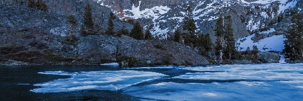 Zima, Pasmo górskie, Stany Zjednoczone, Kalifornia, Sierra Nevada, Jezioro, Minaret Lake, Góry