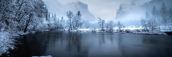 Mgła, Drzewa, Rzeka, Góry, Zima, Stany Zjednoczone, Kalifornia, Merced River, Park Narodowy Yosemite