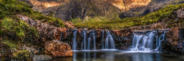 Roślinność, Wodospad Fairy Pools, Skały, Kamienie, Góry, Szkocja, Wyspa Skye, Rzeka, Chmury