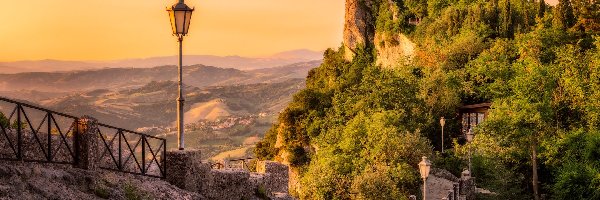 Mury, Zamek Prima Torre, Góra Monte Titano, Latarnia, Zamek La Rocca o Guaita, San Marino