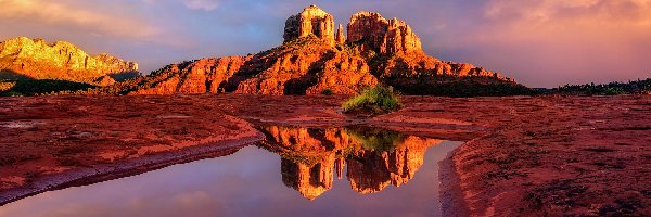 Arizona, Kałuża, Sedona, Stany Zjednoczone, Cathedral Rock, Skały
