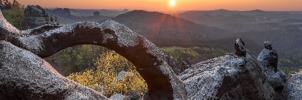 Park Narodowy Saskiej Szwajcarii, Skały, Łuk skalny, Niemcy, Góry Połabskie, Wschód słońca