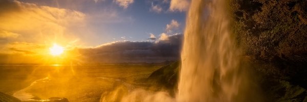 Promienie słońca, Wodospad Seljalandsfoss, Islandia