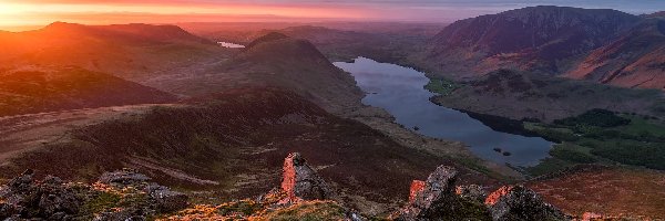 Anglia, Crummock Water, Kamienie, Jezioro, Góry, Park Narodowy Lake District, Zachód słońca