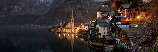 Austria, Jezioro Hallstattersee, Domy, Alpy Salzburskie, Góry, Hallstatt, Kościół