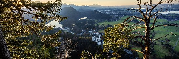 Drzewa, Góry, Rzeka, Zamek Neuschwanstein, Bawaria, Niemcy