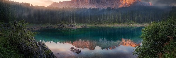 Odbicie, Lago di Carezza, Włochy, Chmury, Dolomity, Las, Drzewa, Jezioro, Góry, Południowy Tyrol