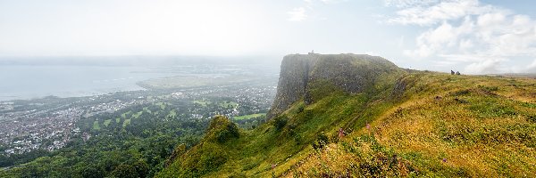 Niebo, Wrzosy, Pole, Łąka, Wzgórze, Miasteczko, Mgła, Skały, Chmury