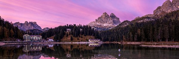 Domy, Dolomity, Włochy, Grand Hotel Misurina, Misurina Lake, Drzewa, Las, Góry, Jezioro, Cortina dAmpezzo