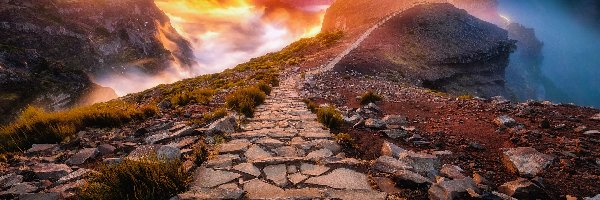 Pico do Arieiro, Madera, Kamienna, Ścieżka, Góra, Zachód słońca, Mgła, Portugalia