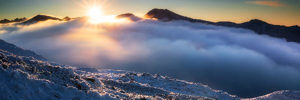 Promienie słońca, Tatry, Góra Wołowiec, Mgła, Góry, Słowacja