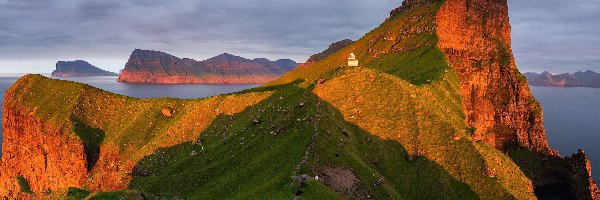 Morze, Wyspy Owcze, Kallur Lighthouse, Latarnia morska, Wyspa Kalsoy, Góry, Skały, Dania