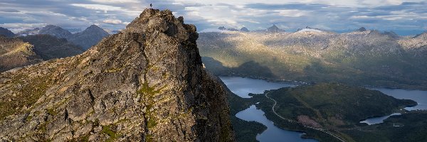 Norwegia, Lofoty, Góry, Chmury, Jeziora