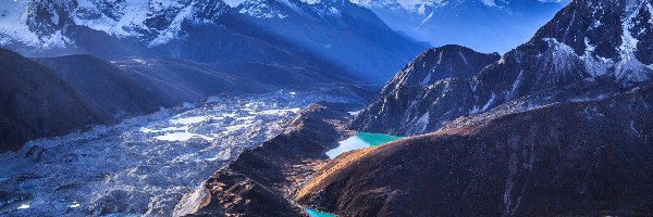 Śnieg, Jezioro Gokyo, Góry, Ośnieżone, Niebo, Nepal, Park Narodowy Sagarmatha, Himalaje, Lodowiec Ngozumpa